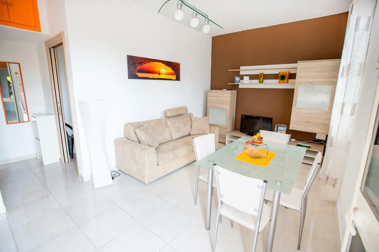 Le Zagare Apartment Lascari 0*,